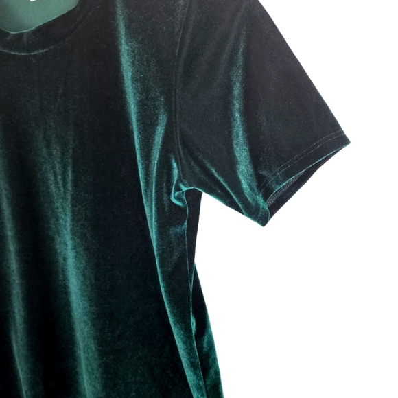 Short sleeve deep green velour top - Picture 3 of 4